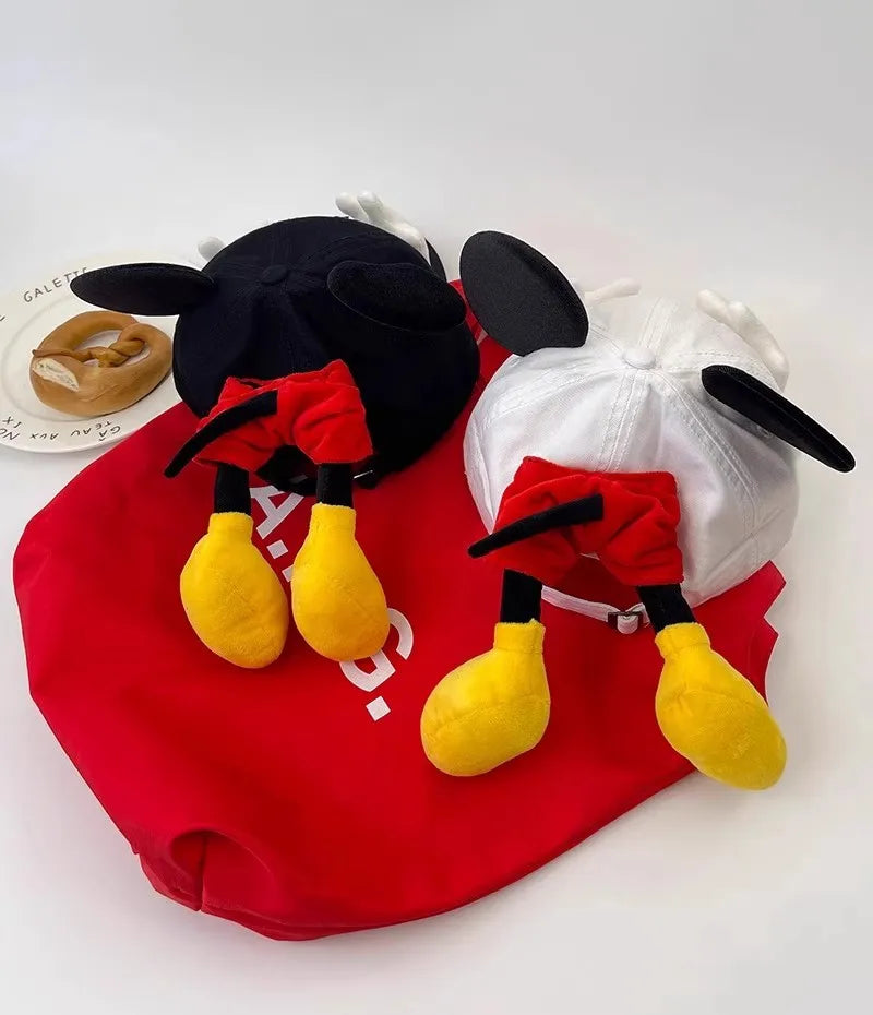 Adorable baseball cap with a cartoon design, a Mickey Mouse parody. Creative and fun hat with large ears and a duck tongue—modern and versatile.