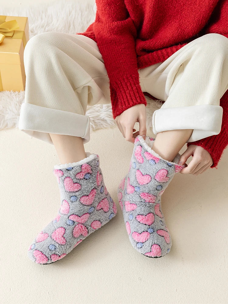 A Pair of Women's Winter Home Slippers, Warm, Padded, Thick, Colorful, Love, Mid-calf, Non-slip, Women's Walking Shoes